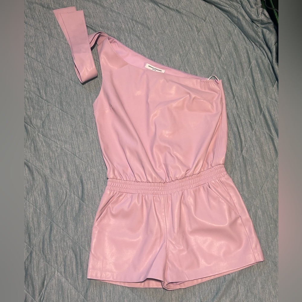 AMANDA UPRICHARD short romper. Size medium. - Picture 4 of 13